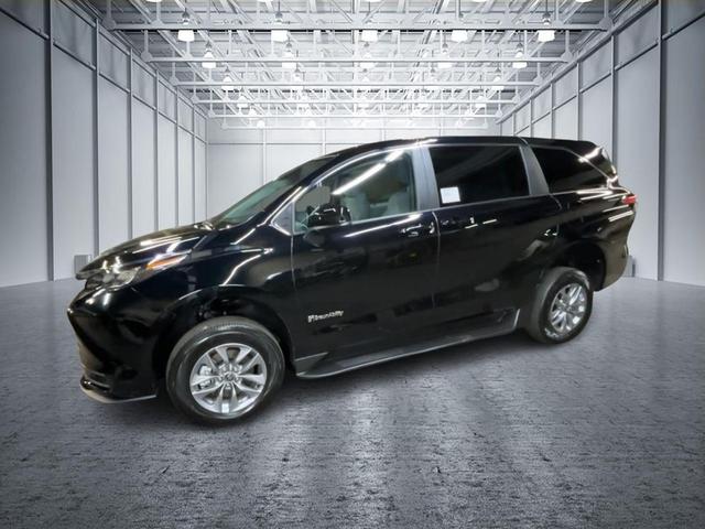 Photo of 2025  Toyota Sienna