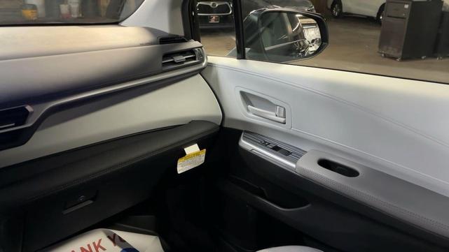 Photo of 2025  Toyota Sienna