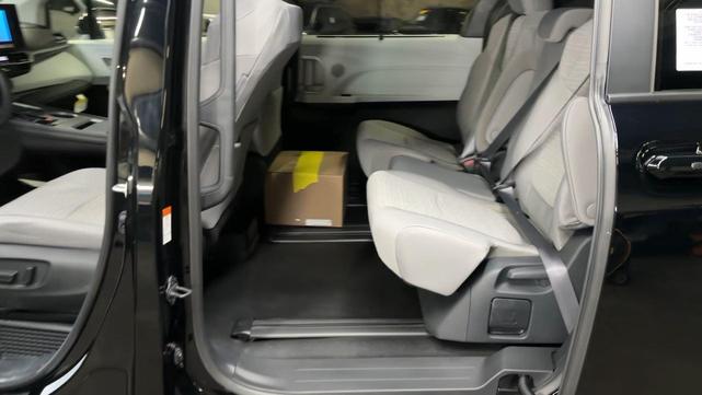 Photo of 2025  Toyota Sienna