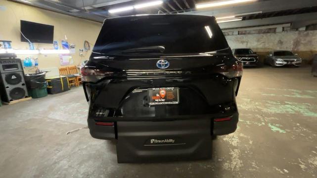 Photo of 2025  Toyota Sienna