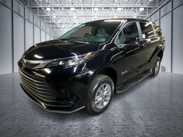 Photo of 2025  Toyota Sienna