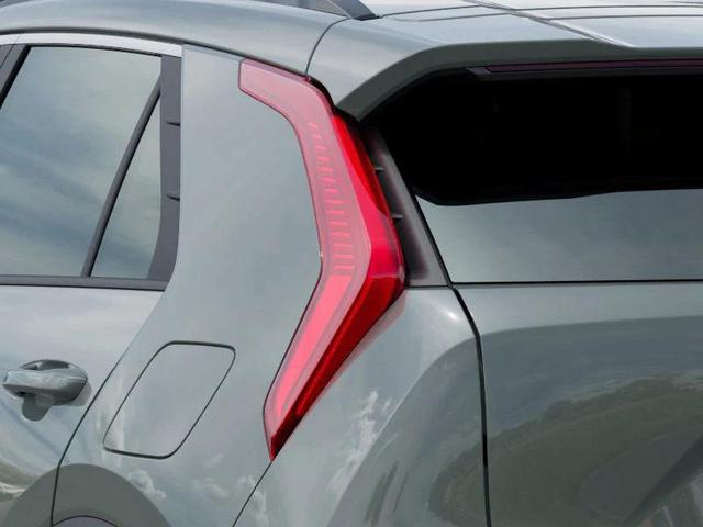 Photo of 2025 Cityscape Green Kia Niro Plug-In Hybrid