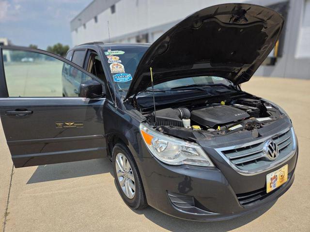 Photo of 2012 Gray Volkswagen Routan