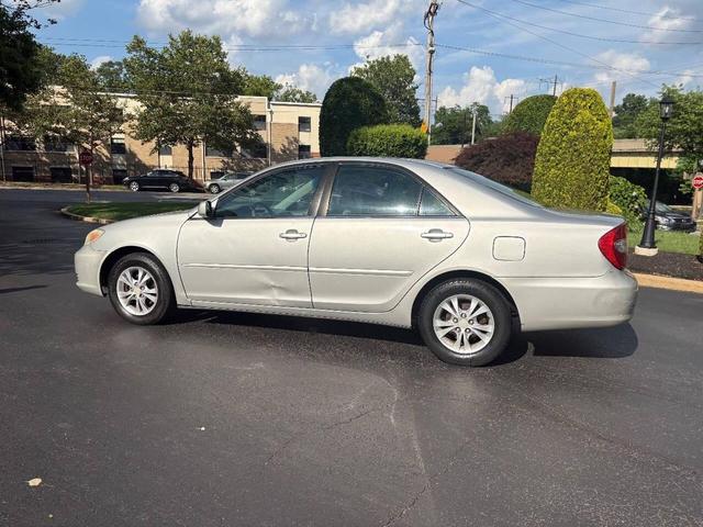 Photo of 2004 Lunar Mist Metallic Toyota Camry
