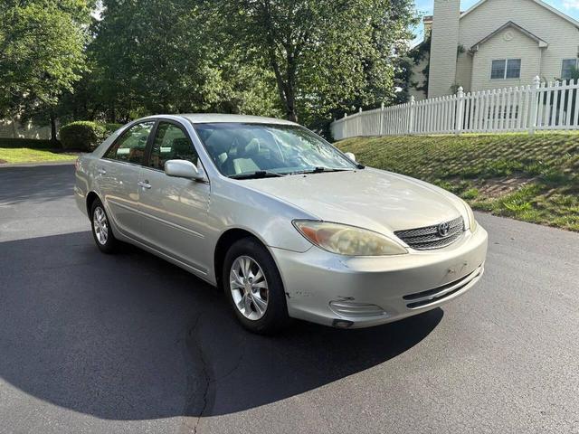 Photo of 2004 Lunar Mist Metallic Toyota Camry