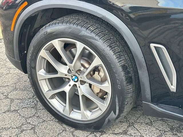 Photo of 2023 Black Sapphire Metallic BMW X5
