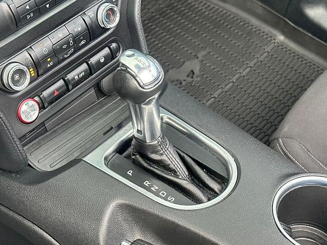 Photo of 2023 Iconic Silver Metallic Ford Mustang