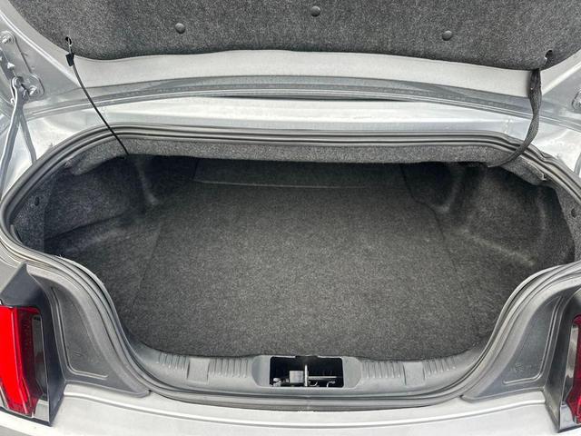 Photo of 2023 Iconic Silver Metallic Ford Mustang