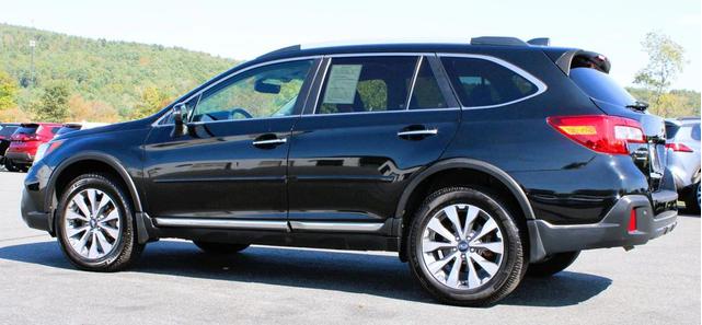 Photo of 2019 Crystal Black Silica Subaru Outback