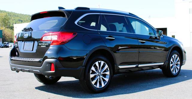 Photo of 2019 Crystal Black Silica Subaru Outback