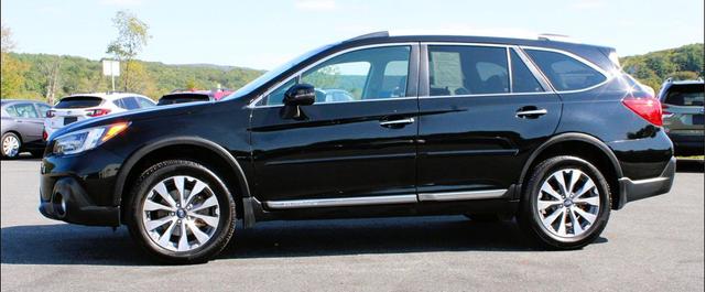 Photo of 2019 Crystal Black Silica Subaru Outback