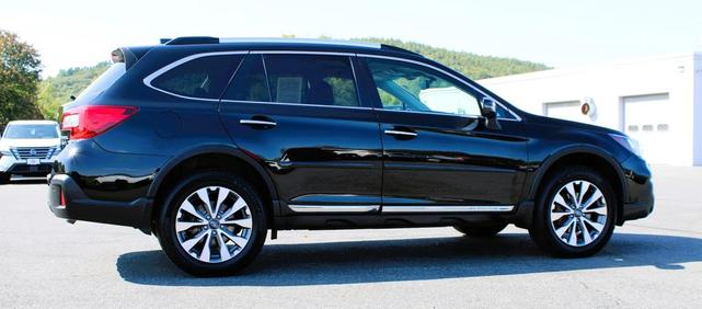 Photo of 2019 Crystal Black Silica Subaru Outback