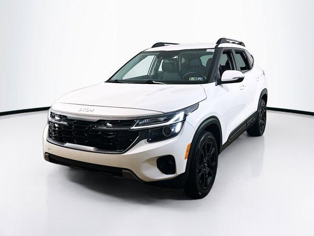 Photo of 2024 Snow White Pearl Kia Seltos