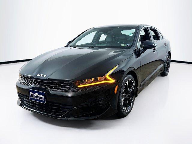 Photo of 2022 Ebony Black Kia K5