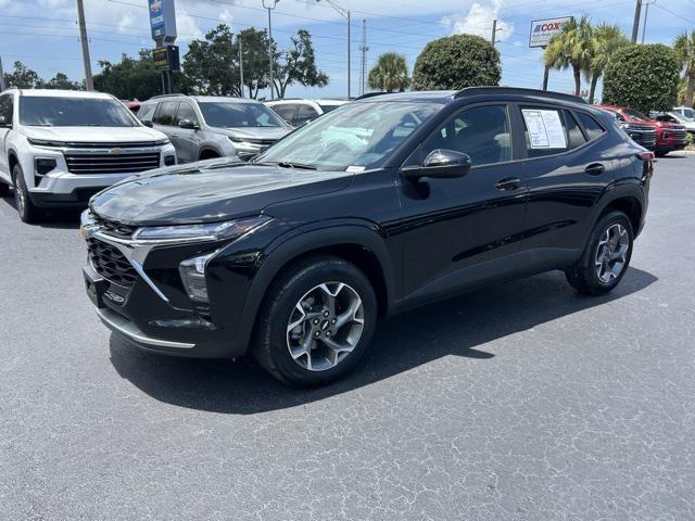 Photo of 2025 Mosaic Black Metallic Chevrolet Trax