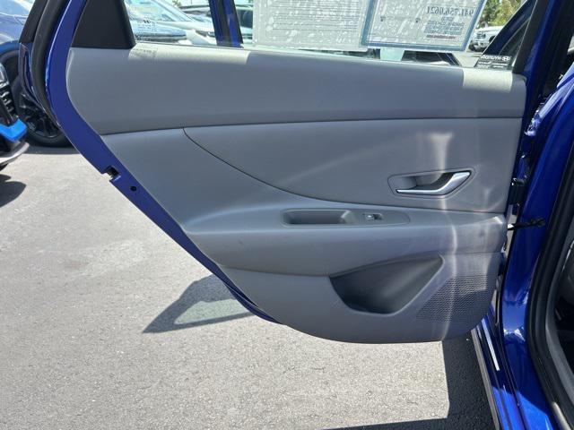 Photo of 2022 Intense Blue Hyundai ELANTRA
