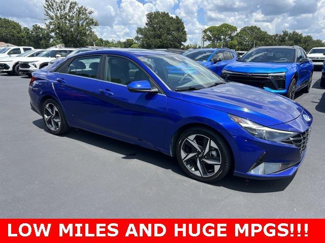 Photo of 2022 Intense Blue Hyundai ELANTRA
