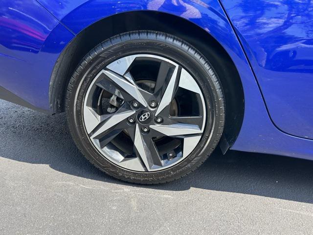 Photo of 2022 Intense Blue Hyundai ELANTRA