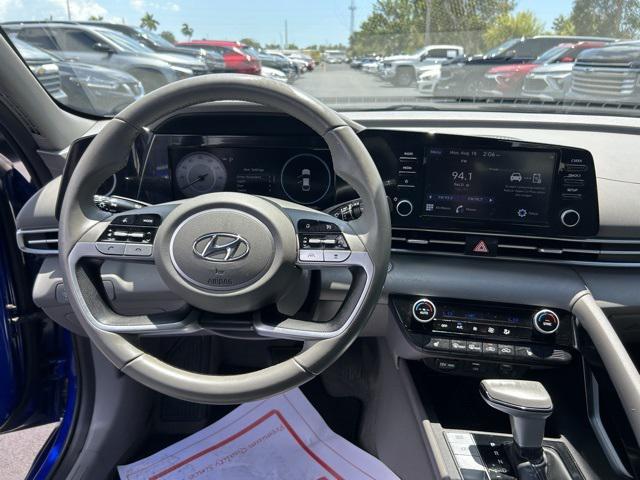 Photo of 2022 Intense Blue Hyundai ELANTRA
