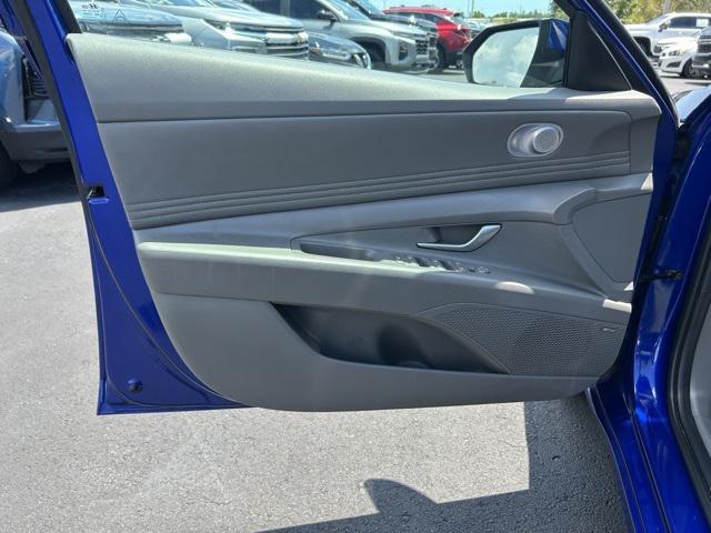 Photo of 2022 Intense Blue Hyundai ELANTRA