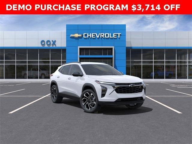 Photo of 2025 Summit White Chevrolet Trax