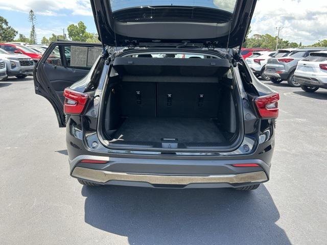 Photo of 2024 Mosaic Black Metallic Chevrolet Trax