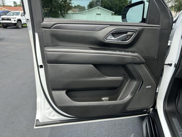 Photo of 2024 Summit White Chevrolet Suburban