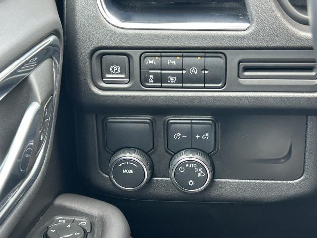 Photo of 2024 Summit White Chevrolet Suburban
