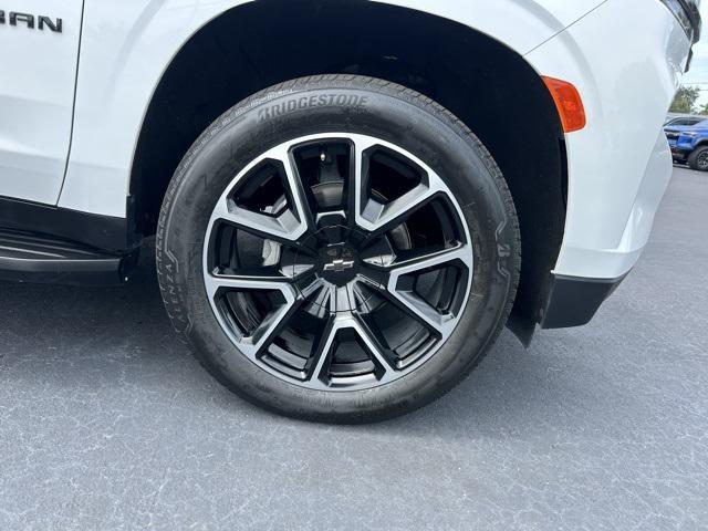 Photo of 2024 Summit White Chevrolet Suburban