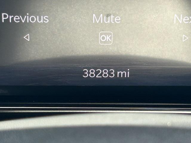 Photo of 2024 Diamond Black Crystal Pearlcoat Jeep Grand Wagoneer L