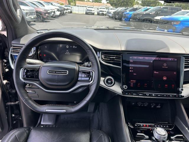 Photo of 2024 Diamond Black Crystal Pearlcoat Jeep Grand Wagoneer L