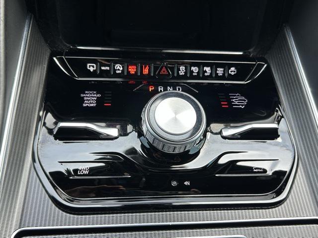 Photo of 2024 Diamond Black Crystal Pearlcoat Jeep Grand Wagoneer L
