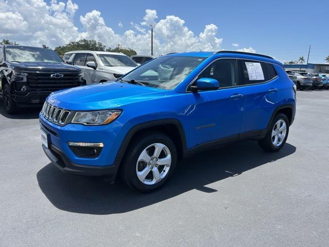 Photo of 2018 Laser Blue Pearlcoat Jeep Compass