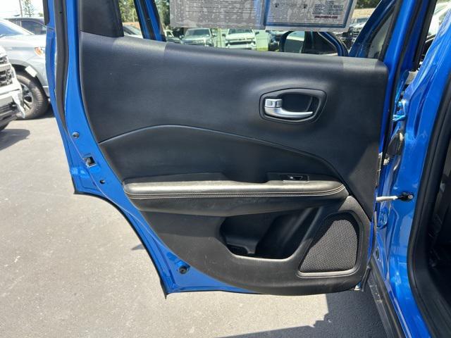 Photo of 2018 Laser Blue Pearlcoat Jeep Compass