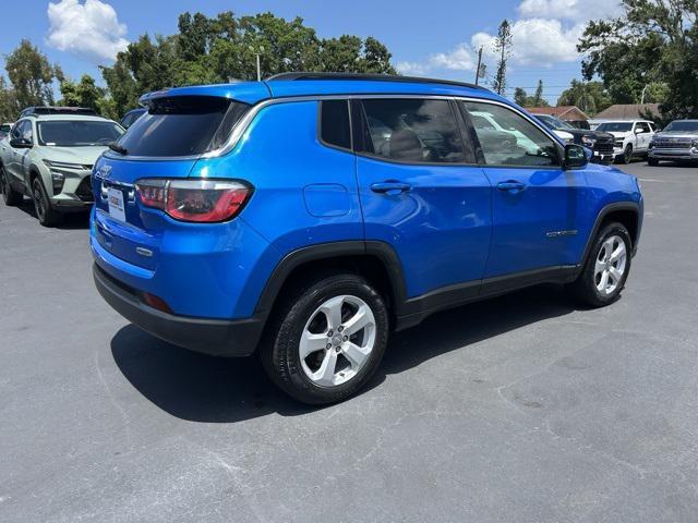 Photo of 2018 Laser Blue Pearlcoat Jeep Compass