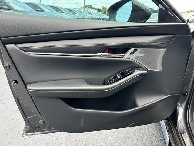 Photo of 2024 Machine Gray Metallic Mazda Mazda3