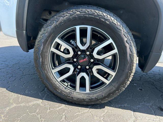 Photo of 2023 Summit White GMC Sierra 1500
