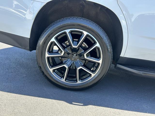 Photo of 2022 Summit White Chevrolet Tahoe