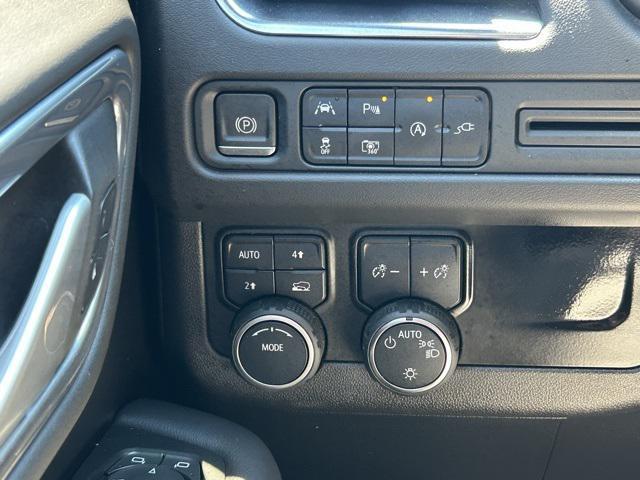 Photo of 2022 Summit White Chevrolet Tahoe