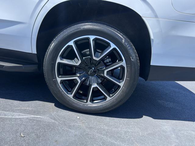 Photo of 2022 Summit White Chevrolet Tahoe