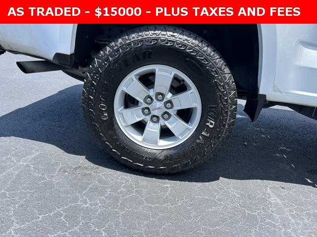 Photo of 2016 Summit White GMC Canyon