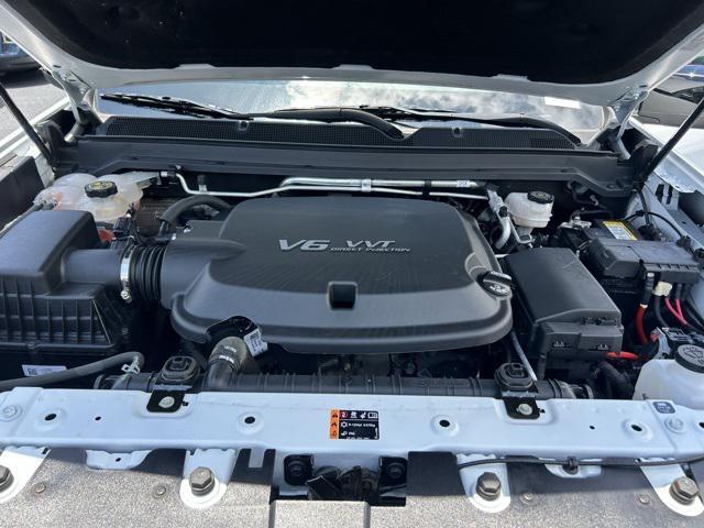 Photo of 2022 Summit White Chevrolet Colorado