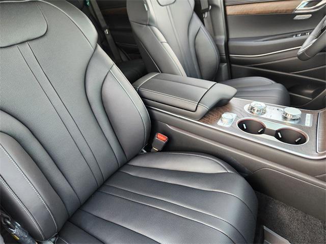 Photo of 2025 White Genesis GV80