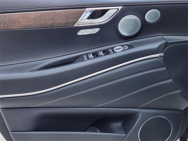 Photo of 2025 White Genesis GV80