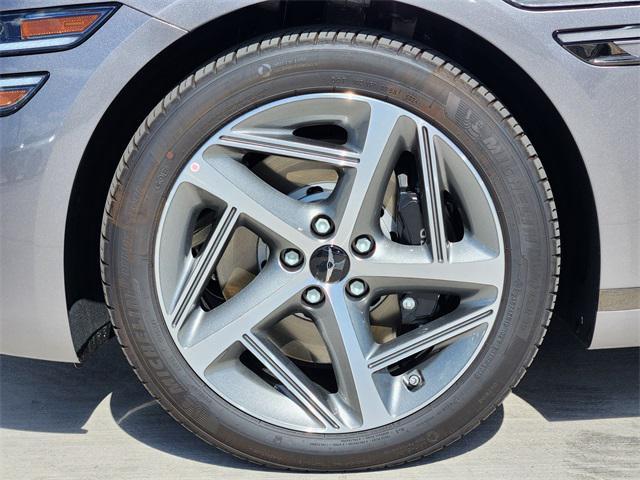Photo of 2025 Silver Genesis G80