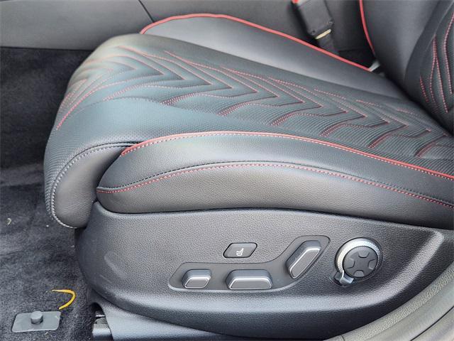 Photo of 2025 Silver Genesis G80