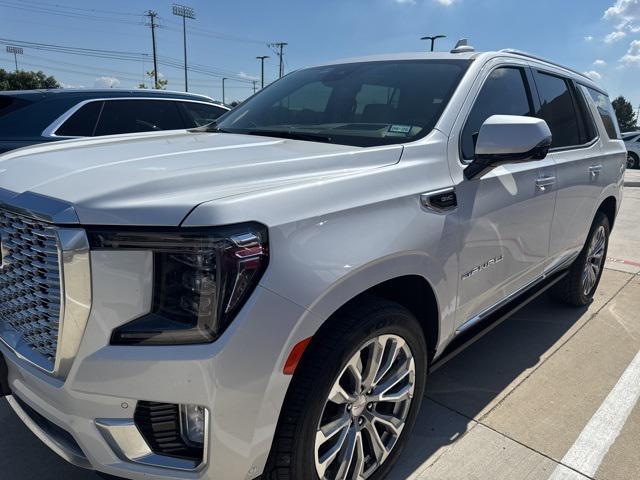 Photo of 2024 White Frost Tricoat GMC Yukon