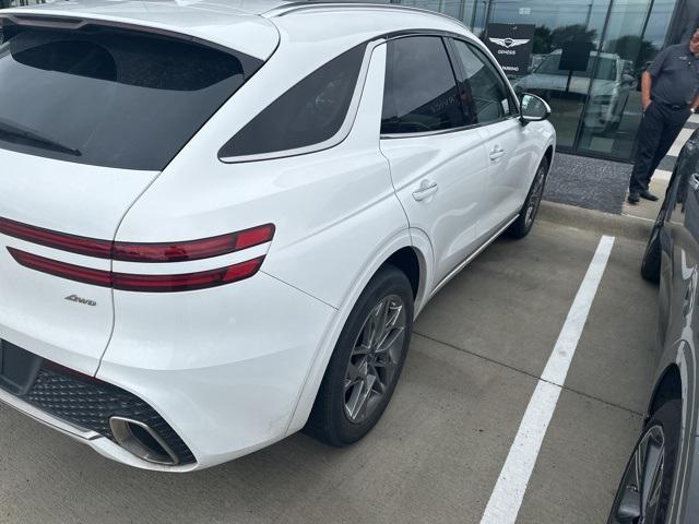 Photo of 2022 White Genesis GV70