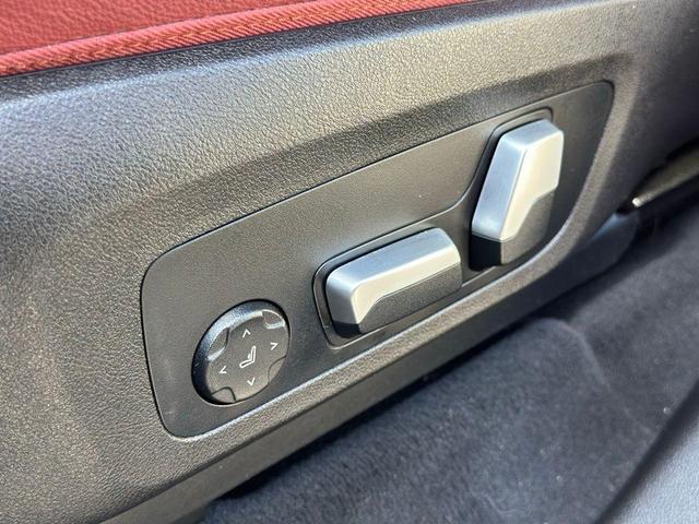 Photo of 2023 Mineral White Metallic BMW X3