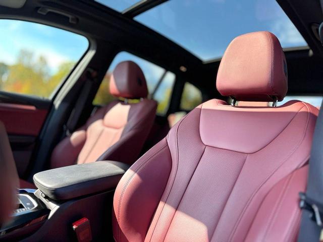 Photo of 2023 Mineral White Metallic BMW X3
